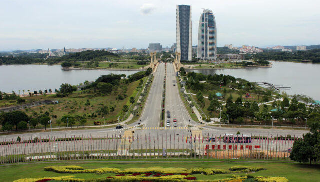 Putrajaya. Green, Smart & Connected City (8)